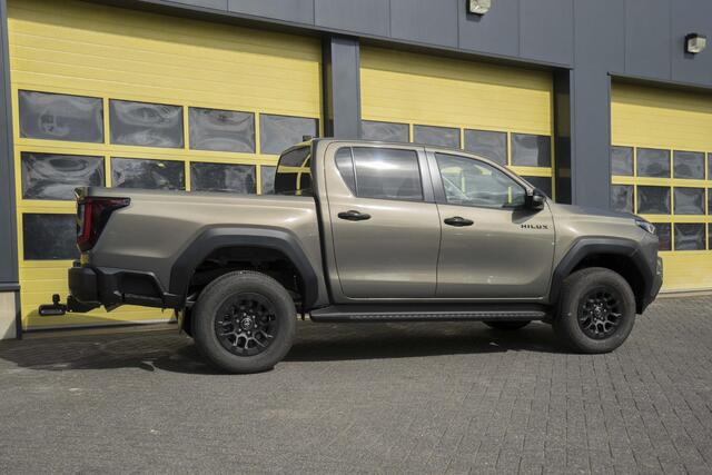 Toyota HI-LUX HiLux 2.8 D-4D MHEV Double Cab Auto 4WD Comfort