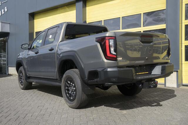 Toyota HI-LUX HiLux 2.8 D-4D MHEV Double Cab Auto 4WD Comfort