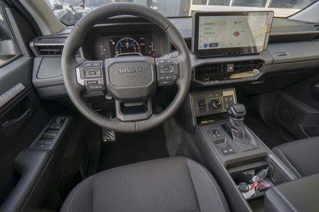 Toyota HI-LUX HiLux 2.8 D-4D MHEV Double Cab Auto 4WD Comfort