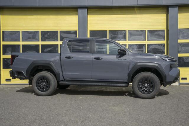 Toyota HI-LUX HiLux 2.8 D-4D MHEV Double Cab Auto 4WD Comfort
