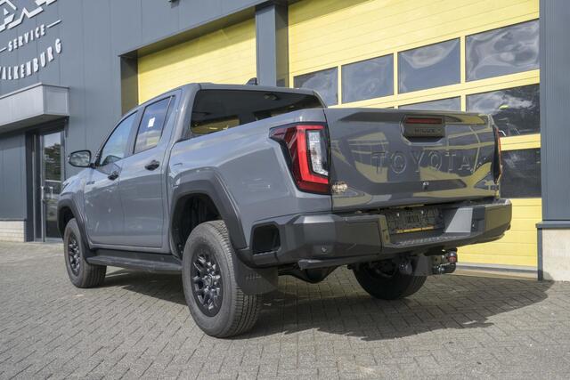 Toyota HI-LUX HiLux 2.8 D-4D MHEV Double Cab Auto 4WD Comfort