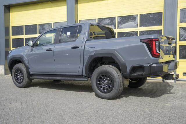 Toyota HI-LUX HiLux 2.8 D-4D MHEV Double Cab Auto 4WD Comfort