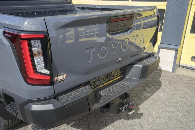 Toyota HI-LUX HiLux 2.8 D-4D MHEV Double Cab Auto 4WD Comfort