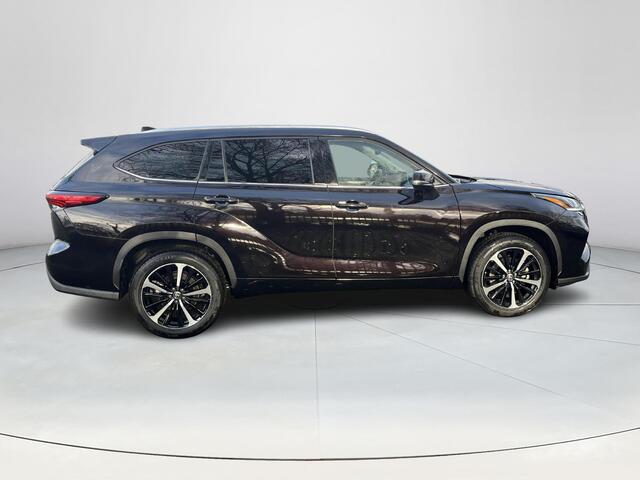 Toyota HIGHLANDER 2.5 AWD Hybrid Premium | 7 persoons | Stoelverwarming- en koeling | Lederen bekleding