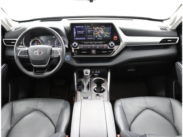 Toyota HIGHLANDER 2.5 AWD Hybrid Premium 7 Persoons | Lederen bekleding | Trekhaak 2000 kg | Panoramadak | 20 inch Lichtmetaal |
