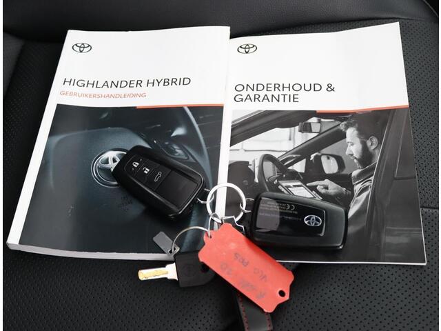 Toyota HIGHLANDER 2.5 AWD Hybrid Premium 7 Persoons | Lederen bekleding | Trekhaak 2000 kg | Panoramadak | 20 inch Lichtmetaal |