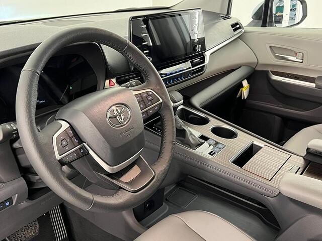 Toyota HIGHLANDER Sienna 2.5 Hybrid Luxe XLE