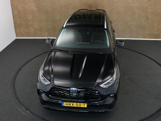 Toyota HIGHLANDER 2.5 AWD Hybrid Premium - LEDEREN BEKLEDING - VOORSTOELEN ELEKTRISCH VERSTELBAAR - 4 WIELAANDRIJVING - ELEKTRISCHE ACHTERKLEP - ACHTERSPOILER - ALARM KLASSE 3 - PANORAMADAK - 20 INCH LICHT METALEN VELGEN MET PIRELLI BANDEN - 7 ZITPLAATSEN - HEAD UP DISPLAY