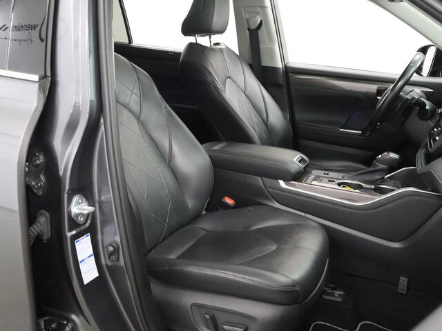 Toyota HIGHLANDER 2.5 AWD Hybrid Premium | 7-Zitplaatsen | 2000kg trekkracht | LED | Panoramadak | Trekhaak | Navigatie | Ele. verstelbare stoelen + geheugen | Stoelverwarming voor + achter | Stoelkoeling | 360 Camera | Adaptieve Cruise Control |