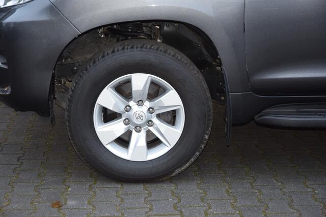 Toyota LAND CRUISER 150 2.8 D-4D 5DRS COMFORT A/T VAN