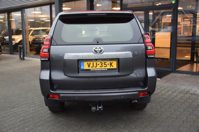 Toyota LAND CRUISER 150 2.8 D-4D 5DRS COMFORT A/T VAN