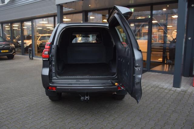 Toyota LAND CRUISER 150 2.8 D-4D 5DRS COMFORT A/T VAN