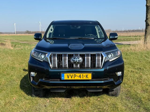 Toyota LAND CRUISER 150 2.8 D-4D-F Professional Window Van