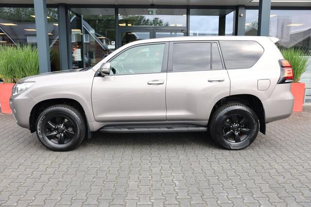 Toyota LAND CRUISER 150 2.8 D-4D 5DRS COMFORT A/T VAN