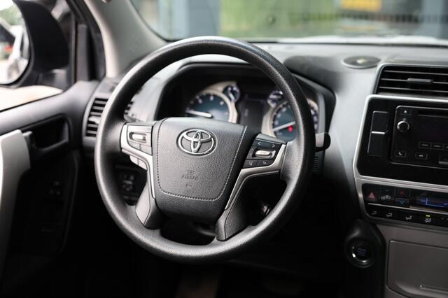 Toyota LAND CRUISER 150 2.8D-4D 3DRS COMFORT A/T VAN