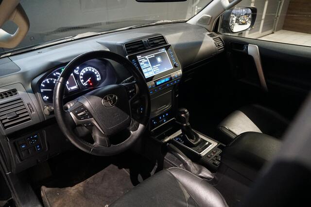Toyota LAND CRUISER 2.8 D-4D-F Challenger Window Van