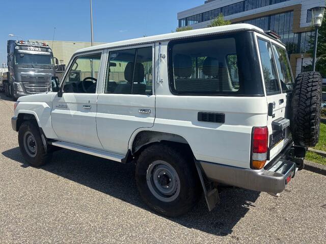 Toyota LAND CRUISER LX LANG 5 PERSOONS 4x4 Airco 4.2 6 Cilinder Diesel