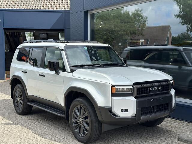 Toyota LAND CRUISER 2.8 D-4D President Grijs Kenteken Prijs excl. BTW /incl. BPM | Geel kenteken prijs ¤ 159.850,- incl. BTW| * Export Price EX VAT ¤72.500* | FULL OPTIONS | Navigatie | Panorama Schuif-Kanteldak | Volledig Lederen Bekleding | Off Road Pakket | LED Verlichtin