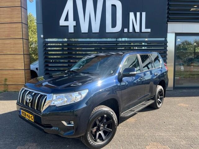 Toyota LAND CRUISER 2.8 D-4D- AUT 5DRS VAN BPM VRIJ /LEDER /CLIMA/CRUISE/ APPLE CAR PLAY NAVI GARANTIE ¤ 48.745 EXCL Auto in zeer goede staat / dealer onderhouden schade vrij FISCAAL VOORDELIG GRIJS KENTEKEN
