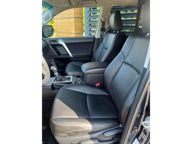 Toyota LAND CRUISER 2.8 D-4D- AUT 5DRS VAN BPM VRIJ /LEDER /CLIMA/CRUISE/ APPLE CAR PLAY NAVI GARANTIE ¤ 48.745 EXCL Auto in zeer goede staat / dealer onderhouden schade vrij FISCAAL VOORDELIG GRIJS KENTEKEN