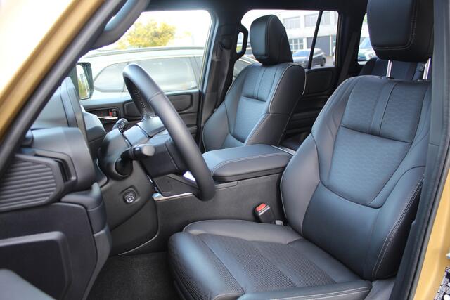 Toyota LAND CRUISER 2.8 D-4D First Edition 5p | Rijklaar | Pano | Trekhaak | BF Goodrich | Navi | Camera's | Leder | Memory | JBL | HUD | Stoelverwarming/koeling