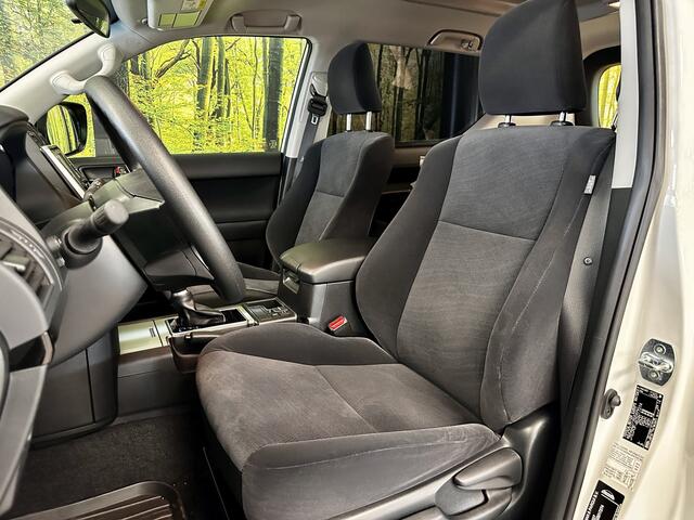 Toyota LAND CRUISER 2.8 D-4D-F Challenger High Roof Blind Van | Direct Leverbaar | 3500 Kg Trekken | Tot 10 Jaar Garantie | Cruise Control | Trekhaak | Airconditioning |