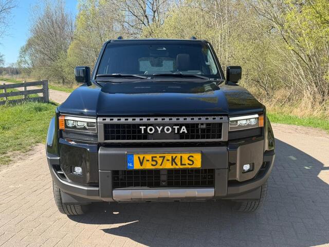Toyota LAND CRUISER 250 2.8 D-4D Standard Roof Window Van Professional