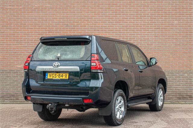 Toyota LAND CRUISER 2.8 D-4D-F Blind Van, 107.000km NAP, Camera, DAB+, Keyless, Trekhaak, Navigatie, LED.