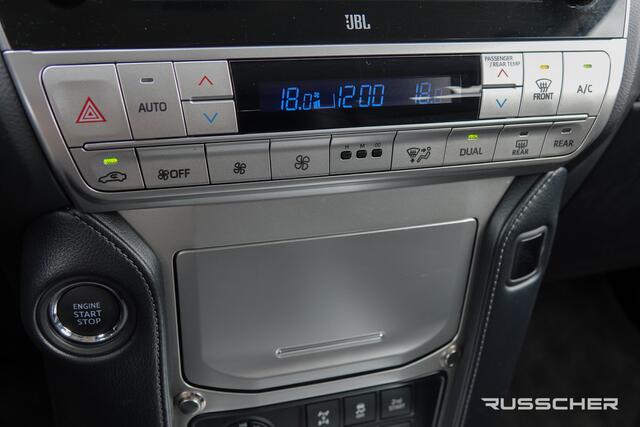 Toyota LAND CRUISER 2.8 D-4D-F Challenger 204Pk Aut. | Grijs kenteken | Leder | Achteruitrijcamera | Trekhaak | 19''