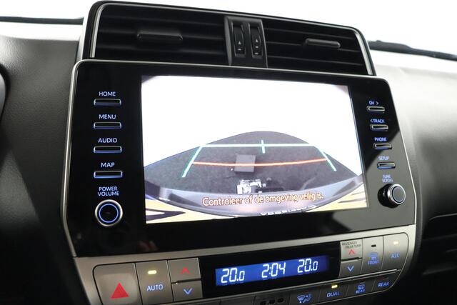 Toyota LAND CRUISER 2.8 D-4D-F Comfort Window Van | Trekhaak | Parkeer sensoren | Parkeer camera |