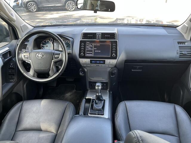 Toyota LAND CRUISER 2.8 D-4D-F Challenger Window Van | Trekhaak | Stoelverwarming | CarPlay