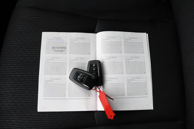 Toyota LAND CRUISER 2.8 D-4D-F Challenger Window Van | Nieuwe motor bij 191858KM | Trekhaak | Stoelverwarming |
