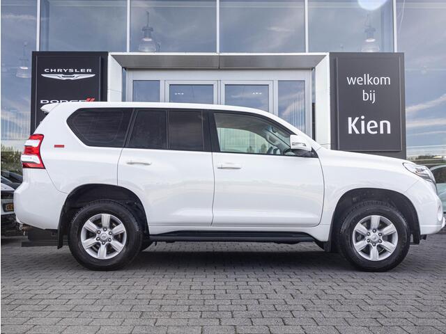 Toyota LAND CRUISER 2.8 D-4D-F Challenger Blind Van | Cruise Control | Leder | Trekhaak | Navigatie | Elektrische stoelen |