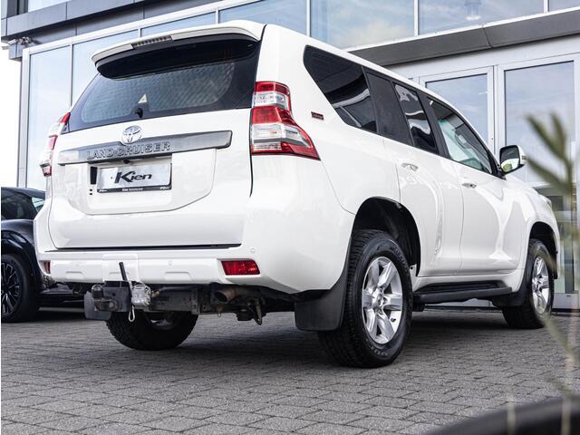 Toyota LAND CRUISER 2.8 D-4D-F Challenger Blind Van | Cruise Control | Leder | Trekhaak | Navigatie | Elektrische stoelen |