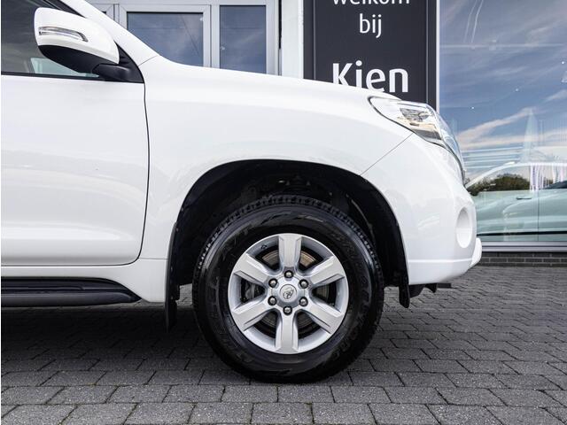 Toyota LAND CRUISER 2.8 D-4D-F Challenger Blind Van | Cruise Control | Leder | Trekhaak | Navigatie | Elektrische stoelen |