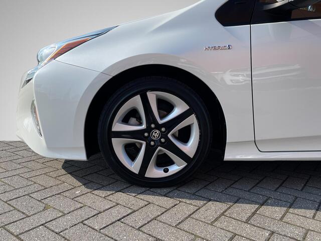 Toyota PRIUS 1.8 Dynamic | Navigatie | Camera | Stoelverwarming | Adapt. Cruise Control | Head-Up Display | Dodehoek | LED | Rijklaarprijs!