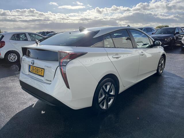 Toyota PRIUS 1.8 Dynamic Navigatie, Dodehoekdetectie, Stoelverwarming, Privacy glass, Head-up display, Smart key, Adaptieve cruise control