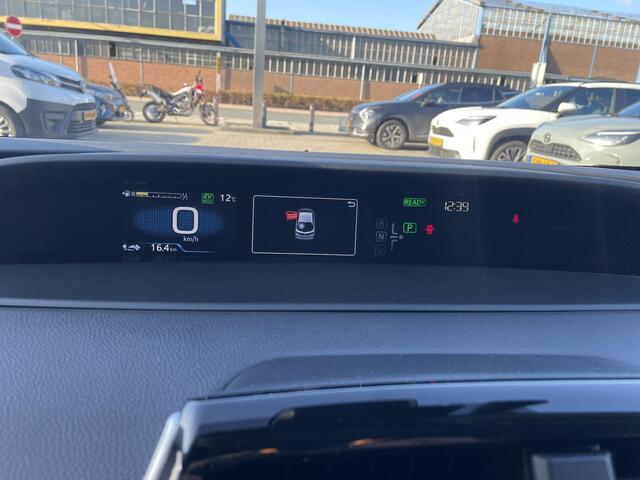 Toyota PRIUS 1.8 Plug-in Dynamic SolarPanel, Voorstoelen Verwarmd, DAB,