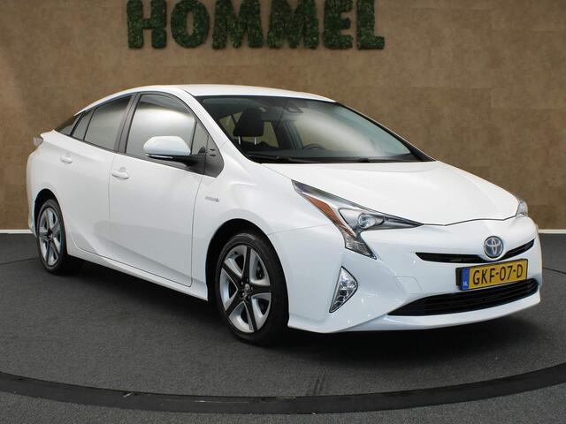 Toyota PRIUS 1.8 Active - NAVIGATIE - TELEFOONOPLADER - DAB AUDIO - ACHTERUITRIJCAMERA - DODEHOEK DETECTIE - HEAD UP DISPLAY - VOLLEDIGE ONDERHOUDSHISTORIE AANWEZIG - ONDERSCHEIDEND DESIGN -17 INCH WIELEN - KEYLESS ENTRY/ START - LICHT/ REGENSENSOR