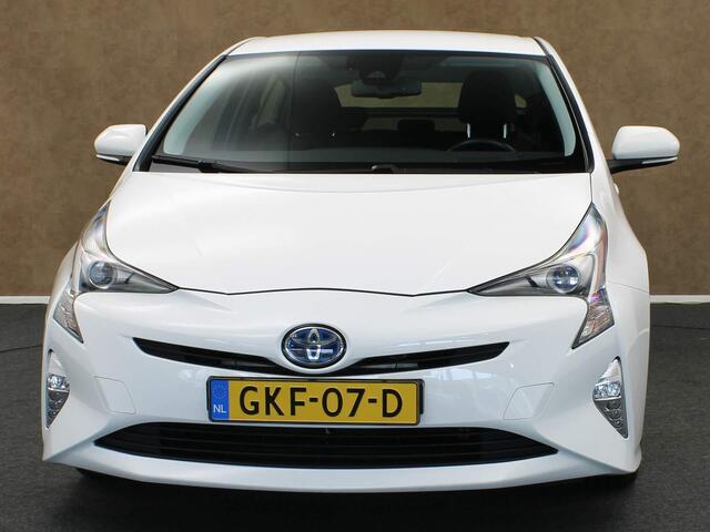 Toyota PRIUS 1.8 Active - NAVIGATIE - TELEFOONOPLADER - DAB AUDIO - ACHTERUITRIJCAMERA - DODEHOEK DETECTIE - HEAD UP DISPLAY - VOLLEDIGE ONDERHOUDSHISTORIE AANWEZIG - ONDERSCHEIDEND DESIGN -17 INCH WIELEN - KEYLESS ENTRY/ START - LICHT/ REGENSENSOR