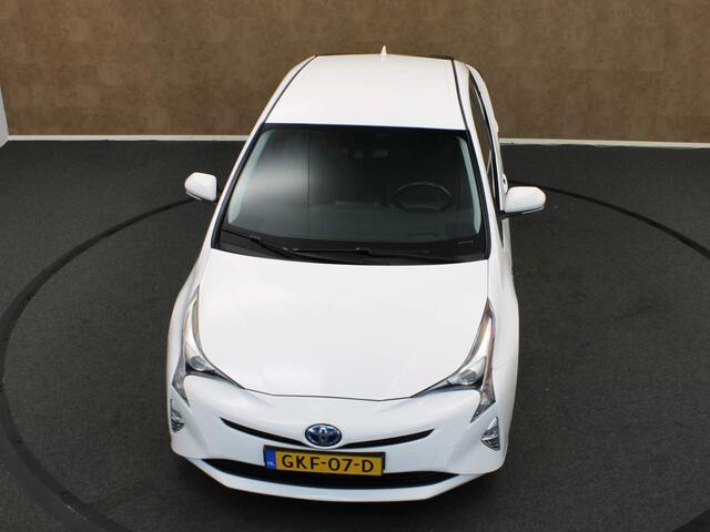 Toyota PRIUS 1.8 Active - NAVIGATIE - TELEFOONOPLADER - DAB AUDIO - ACHTERUITRIJCAMERA - DODEHOEK DETECTIE - HEAD UP DISPLAY - VOLLEDIGE ONDERHOUDSHISTORIE AANWEZIG - ONDERSCHEIDEND DESIGN -17 INCH WIELEN - KEYLESS ENTRY/ START - LICHT/ REGENSENSOR