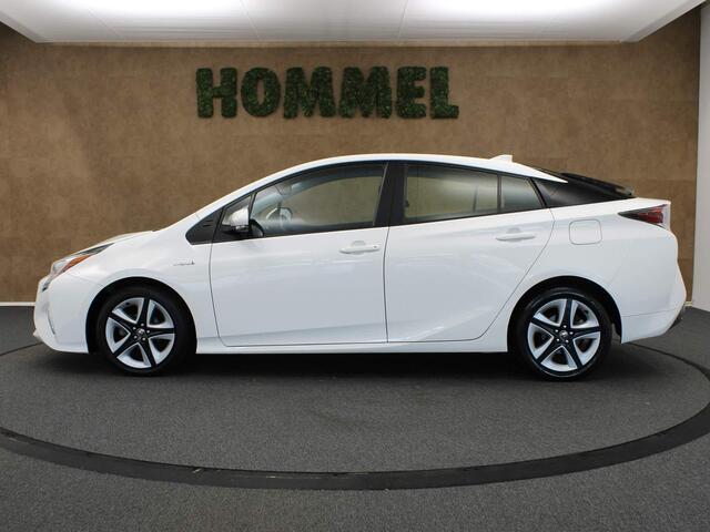 Toyota PRIUS 1.8 Active - NAVIGATIE - TELEFOONOPLADER - DAB AUDIO - ACHTERUITRIJCAMERA - DODEHOEK DETECTIE - HEAD UP DISPLAY - VOLLEDIGE ONDERHOUDSHISTORIE AANWEZIG - ONDERSCHEIDEND DESIGN -17 INCH WIELEN - KEYLESS ENTRY/ START - LICHT/ REGENSENSOR