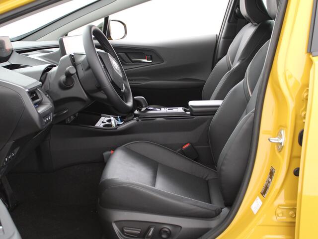 Toyota PRIUS 2.0 Plug-in Solar Edition E7000,- korting | Solar roof | 19" lichtmetalen velgen
