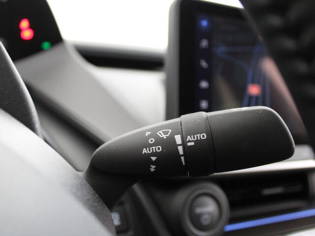 Toyota PRIUS 2.0 Plug-in Solar Edition E7000,- korting | Solar roof | 19" lichtmetalen velgen
