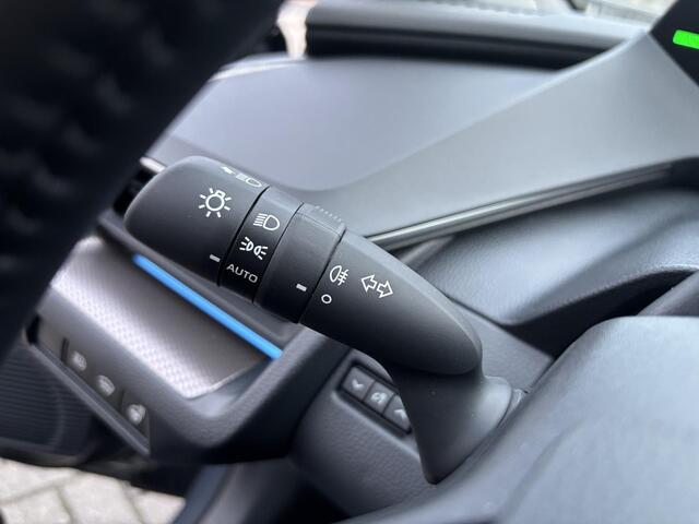 Toyota PRIUS 2.0 Plug-in Executive RIJKLAAR, EERSTE EIGENAAR, STOEL/STUURVERWARMING