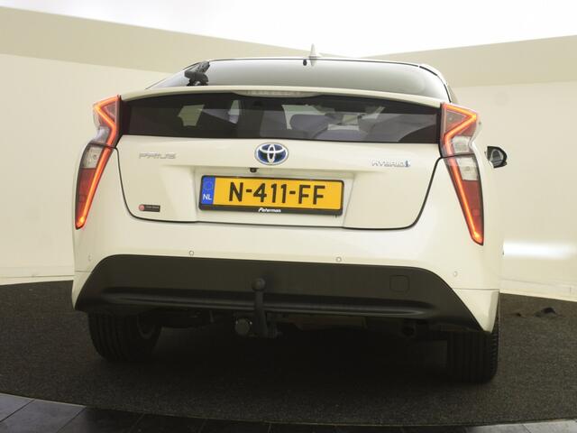 Toyota PRIUS 1.8 Dynamic | Trekhaak | JBL | Stoelverwarming | Parkeersensoren