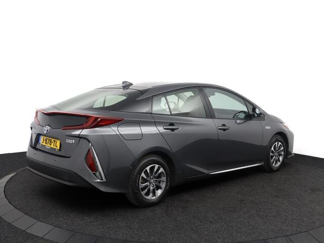 Toyota PRIUS 1.8 Plug-in Executive | Navigatie | Lederen bekleding | Parkeer sensoren | Head-up display |