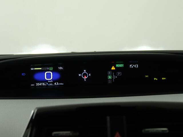 Toyota PRIUS 1.8 Executive Limited | JBL | 360 Camera | Parkeersensoren | Head up Display | LM velgen | Stoelverwarming | Navigatie | Cruise Control Adaptief | Climate Control |