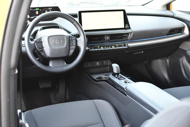 Toyota PRIUS 2.0 Plug-in Executive Automaat 223pk | Dodehoekdetectie | Parkeersensoren | Lichtmetalen velgen 19" | BTW-auto |