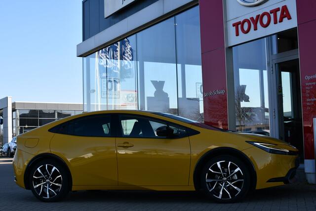 Toyota PRIUS 2.0 Plug-in Executive Automaat 223pk | Dodehoekdetectie | Parkeersensoren | Lichtmetalen velgen 19" | BTW-auto |